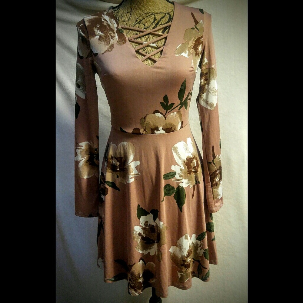 🔴Final Markdown* New Women's Sexy Flo Dress!